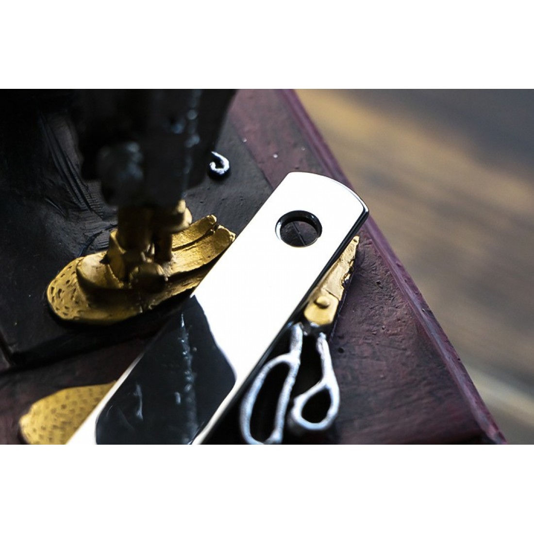 Glue stick, glue bar